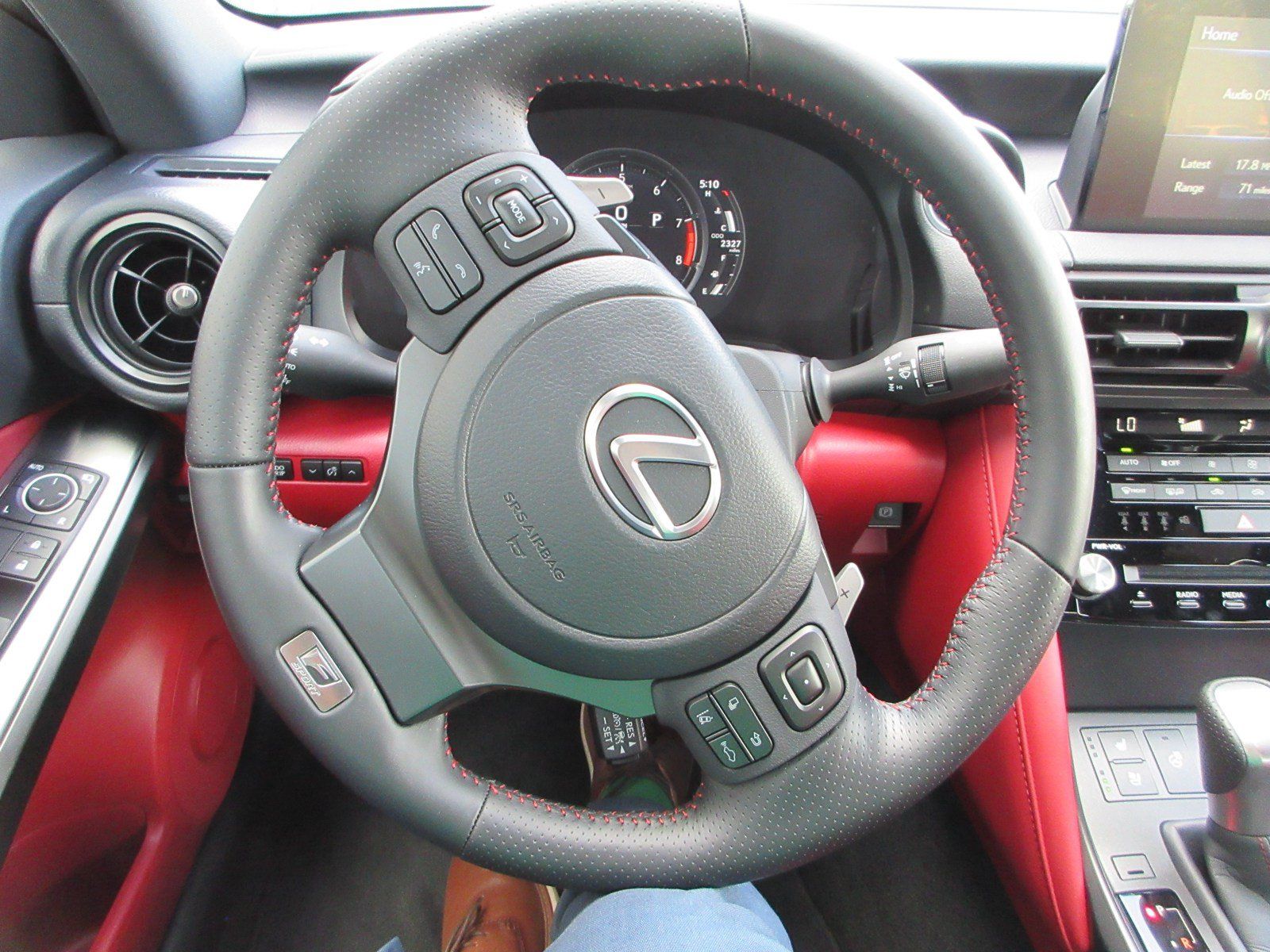 Used 2025 Lexus IS 500 RWD image 38