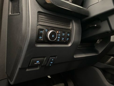 New 2026 Ford F250 Lariat w/ Black Appearance Package image 22