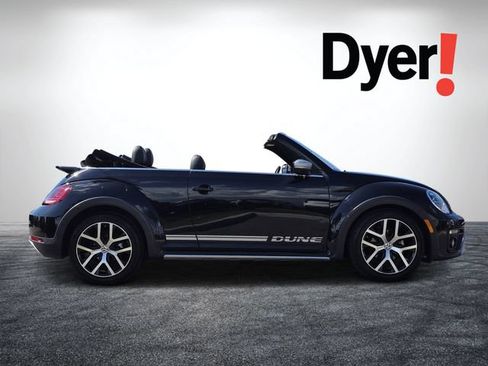Used 2017 Volkswagen Beetle 1.8T Dune FWD image 2
