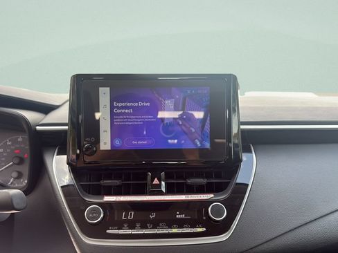 Used 2025 Toyota Corolla LE FWD image 17