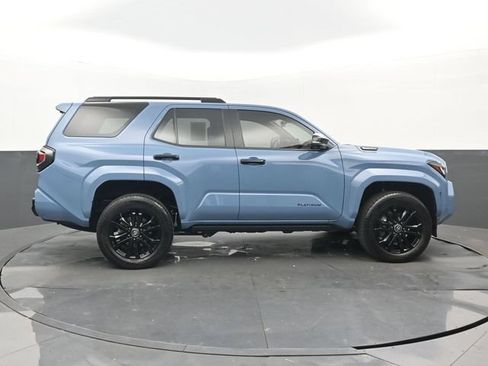 Used 2025 Toyota 4Runner Platinum AWD/4WD image 2