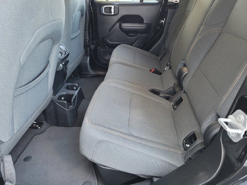 Used 2025 Jeep Gladiator Sport AWD/4WD image 10