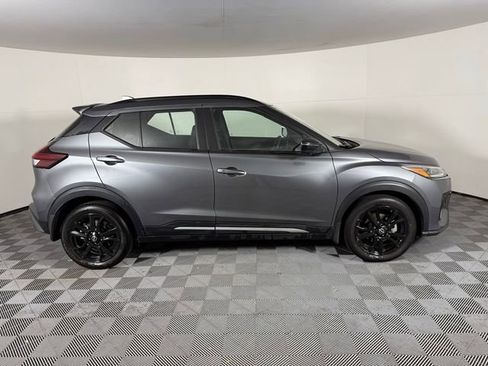 Used 2023 Nissan Kicks SR image 9