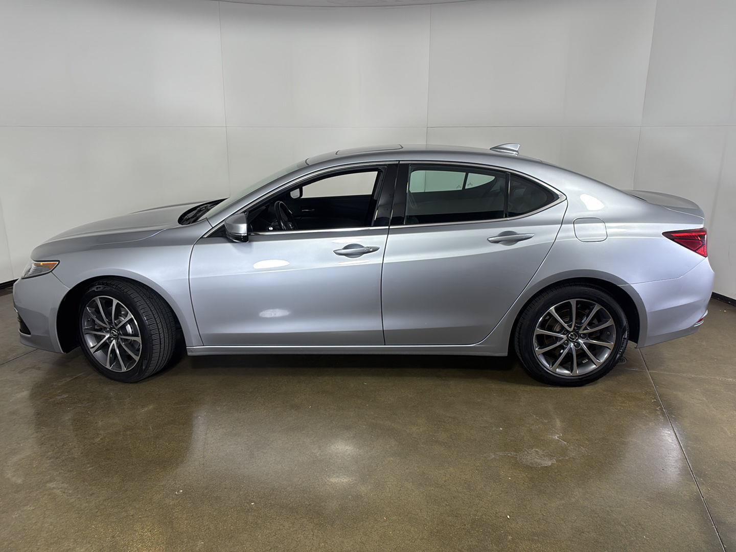 Used 2017 Acura TLX w/ Technology Package AWD/4WD image 21