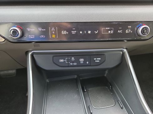 New 2026 Kia Carnival EX FWD image 21