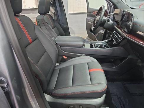New 2026 Chevrolet Traverse RS w/ LPO, Floor Liner Package AWD/4WD image 13