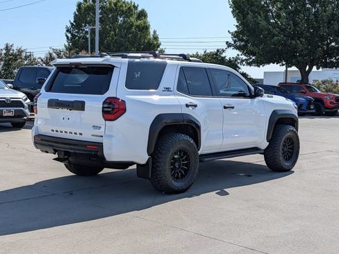 Used 2025 Toyota 4Runner TRD Off-Road Premium AWD/4WD image 6