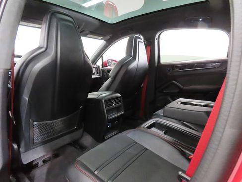 Certified 2025 Porsche Cayenne GTS AWD/4WD image 46