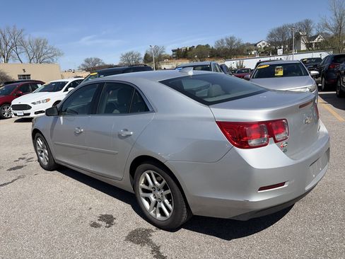 Used 2016 Chevrolet Malibu LT w/ Power Convenience Package image 6