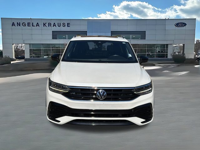 Used 2022 Volkswagen Tiguan SE R-Line FWD image 2