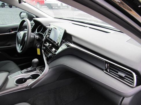 Used 2023 Toyota Camry LE image 34