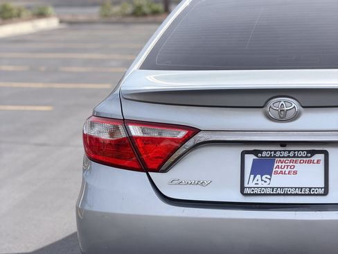 Used 2015 Toyota Camry SE FWD image 6