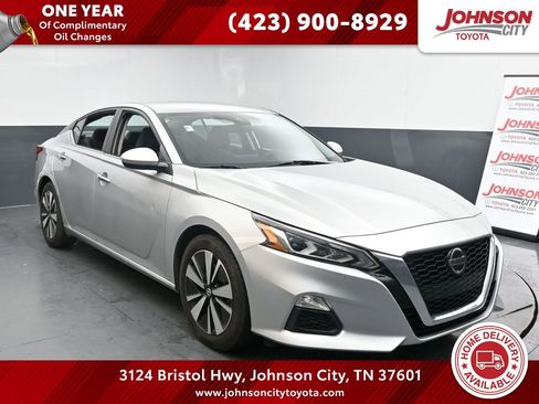 Used 2022 Nissan Altima 2.5 SV image 1