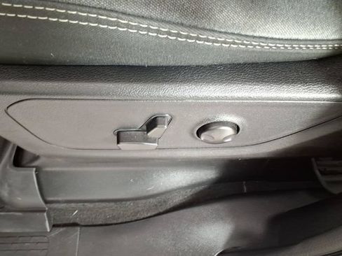 Used 2022 RAM 1500 Big Horn AWD/4WD image 14