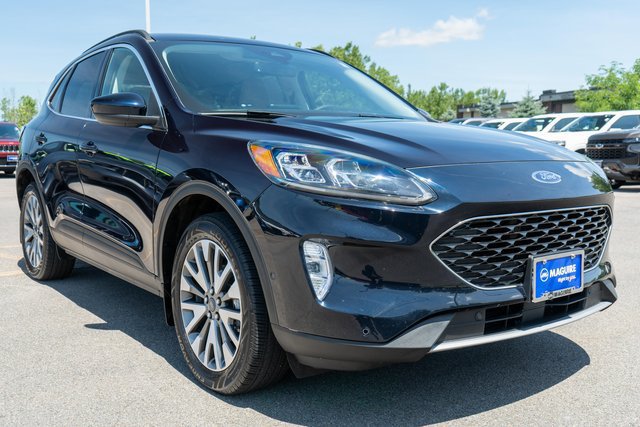 Certified 2021 Ford Escape Titanium w/ Class II Trailer Tow Package AWD/4WD image 4