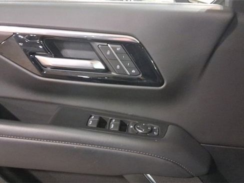 Used 2025 Chevrolet Tahoe LT image 32