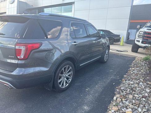 Used 2017 Ford Explorer Limited w/ Equipment Group 301A image 4