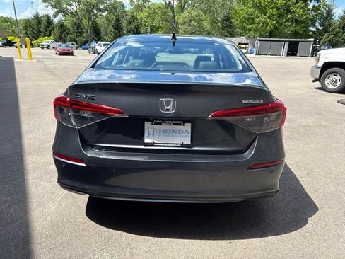 Used 2023 Honda Civic Touring image 6