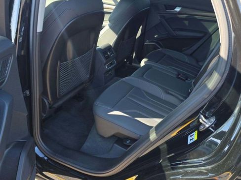 Used 2024 Audi Q5 e Premium Plus image 7