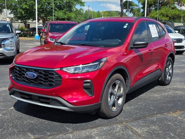 Used 2025 Ford Escape ST-Line w/ Equipment Group 301A FWD image 5