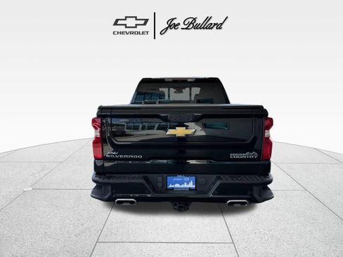 Used 2024 Chevrolet Silverado 1500 High Country w/ High Country Premium Package AWD/4WD image 8