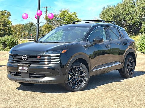 New 2026 Nissan Kicks SR image 2