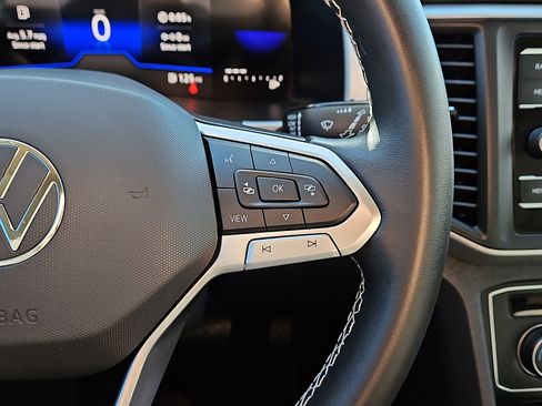 Used 2023 Volkswagen Atlas SE image 17