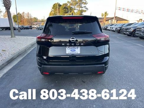 Used 2024 Nissan Rogue SV image 32