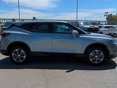 Used 2025 Chevrolet Blazer LT AWD/4WD image 9