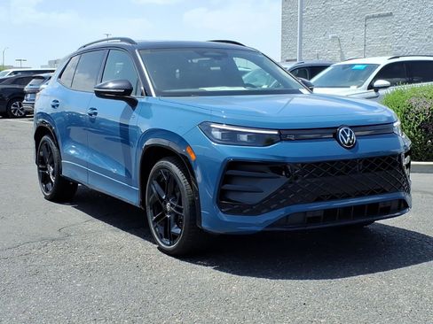 New 2026 Volkswagen Tiguan SE R-Line FWD image 1