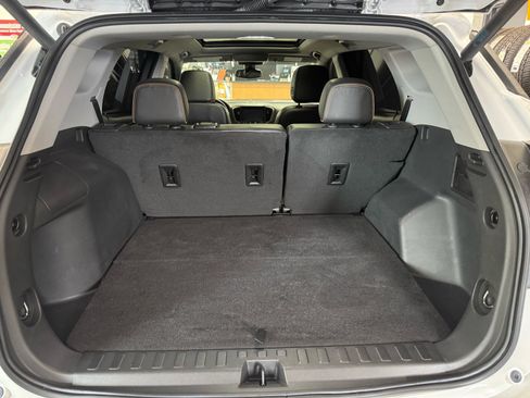 Used 2023 GMC Terrain AT4 w/ Infotainment Package II AWD/4WD image 9