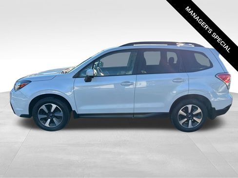 Used 2017 Subaru Forester 2.5i Premium w/ All-Weather Package AWD/4WD image 4