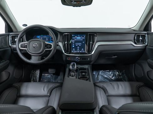New 2026 Volvo V60 B5 Cross Country Ultra w/ Climate Package AWD/4WD image 15