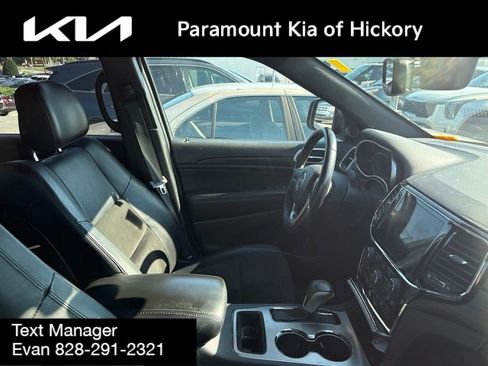 Used 2020 Jeep Grand Cherokee Altitude RWD image 4