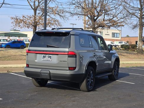 Used 2024 Lexus GX 550 w/ Cold Area Package image 7