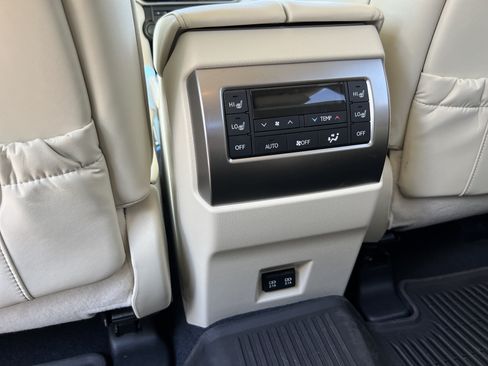 Used 2023 Lexus GX 460 Premium w/ Accessory Package AWD/4WD image 43