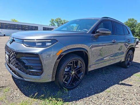New 2026 Volkswagen Tiguan SE R-Line AWD/4WD image 2