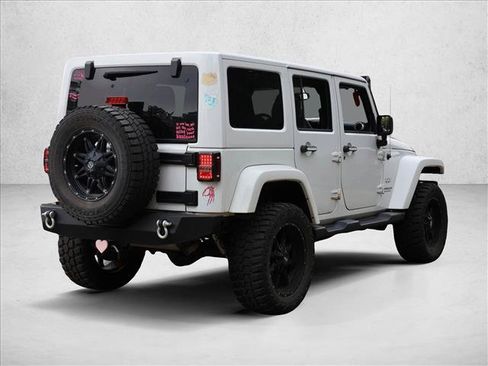 Used 2016 Jeep Wrangler Unlimited Sahara w/ Max Tow Package AWD/4WD image 5