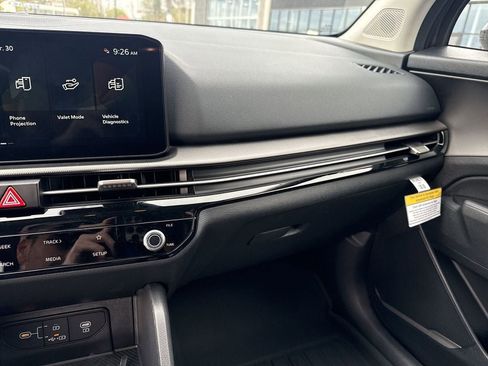 New 2026 Kia Sportage LX FWD image 10