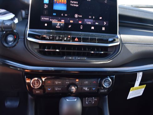 New 2026 Jeep Compass Latitude image 20