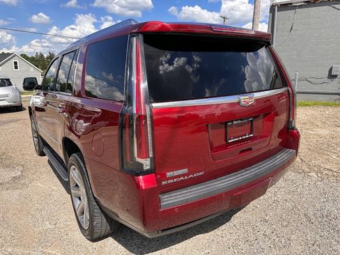 Used 2017 Cadillac Escalade Luxury AWD/4WD image 15