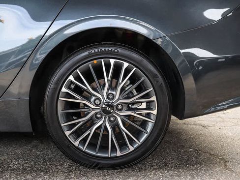 Used 2023 Kia Forte GT-Line w/ GT-Line Technology Package image 10