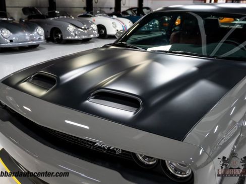 Used 2019 Dodge Challenger SRT Hellcat Redeye image 13