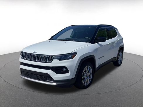Used 2025 Jeep Compass Limited image 3