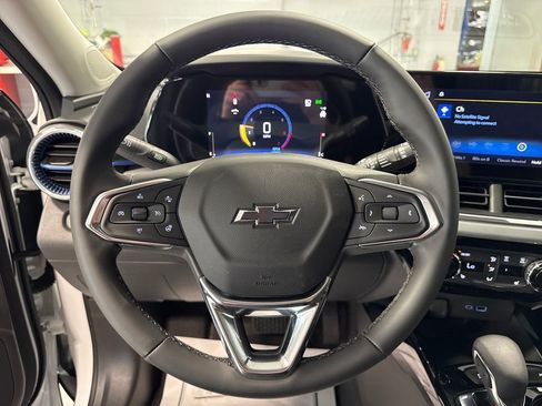 New 2026 Chevrolet Trax LT w/ Driver Confidence Package FWD image 6