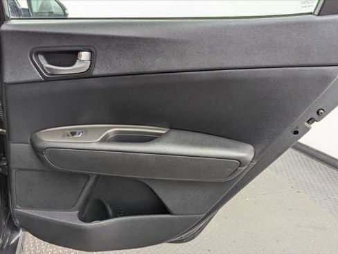 Used 2020 Kia Optima S image 18