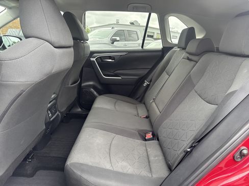 Used 2022 Toyota RAV4 XLE FWD image 27