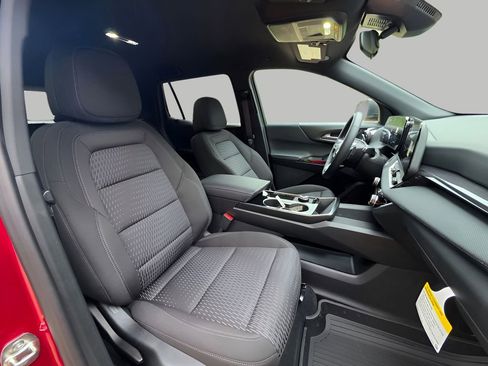 New 2026 Chevrolet Equinox LT w/ LPO, Floor Liner Package FWD image 10
