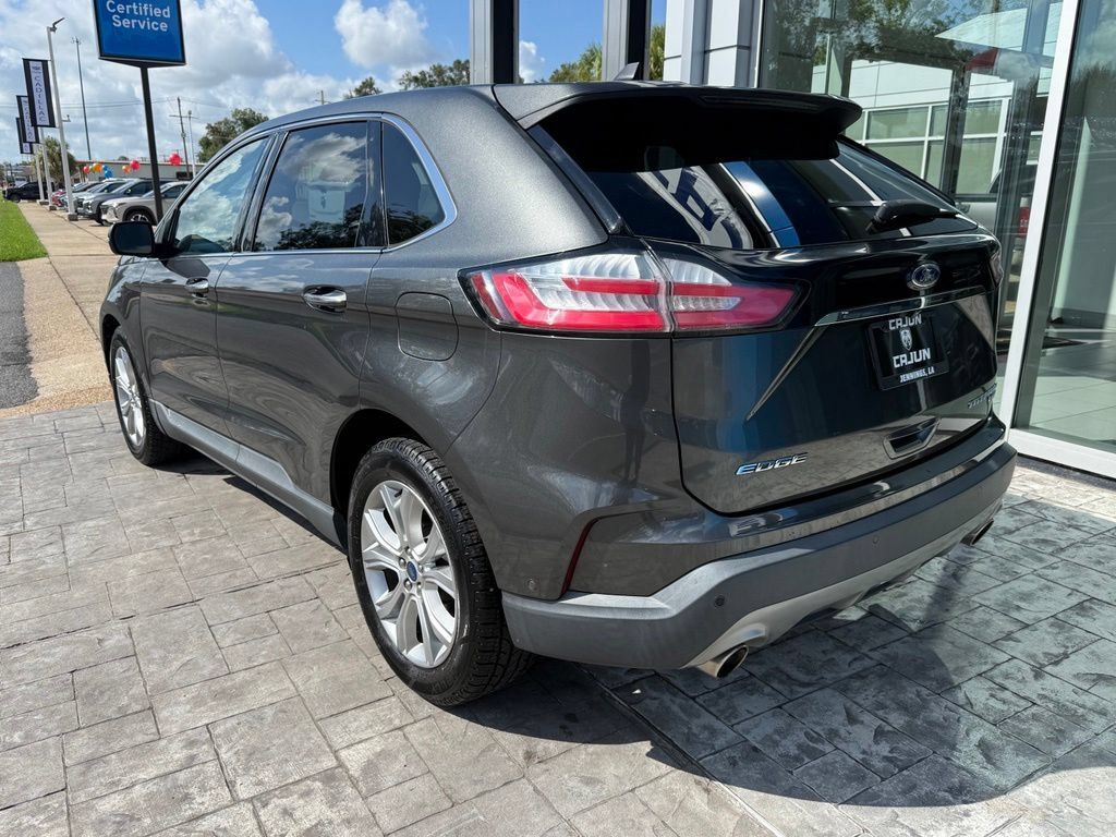 Used 2019 Ford Edge Titanium w/ Equipment Group 301A FWD image 2