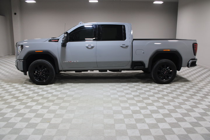 Used 2025 GMC Sierra 2500 AT4 w/ AT4 Premium Plus Package AWD/4WD image 9